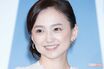 永作博美、TBSドラマ『時すでにおスシ!?』14年ぶり連ドラ主演で《奇跡の55歳》がみせた共感を呼ぶ“普通っぽさ”の魅力
