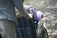 東京からの遠距離介護、「2週間サービス利用停止」の壁と負担が激増する家族の叫び