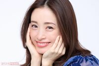 上戸彩、6年ぶりに出演の映画『シャイロックの子供たち』で憧れの阿部サダヲと共演！2人の子を持つ母の一面…