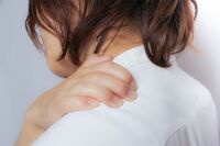 《本当は怖い「五十肩」》“地獄を見る人が大勢いる”と専門医が警鐘！不眠続いてうつ病、効果のない薬漬け…