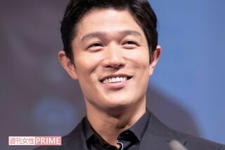 体形を大きく変える徹底した役作りで、出演作を何度も話題にしている鈴木亮平