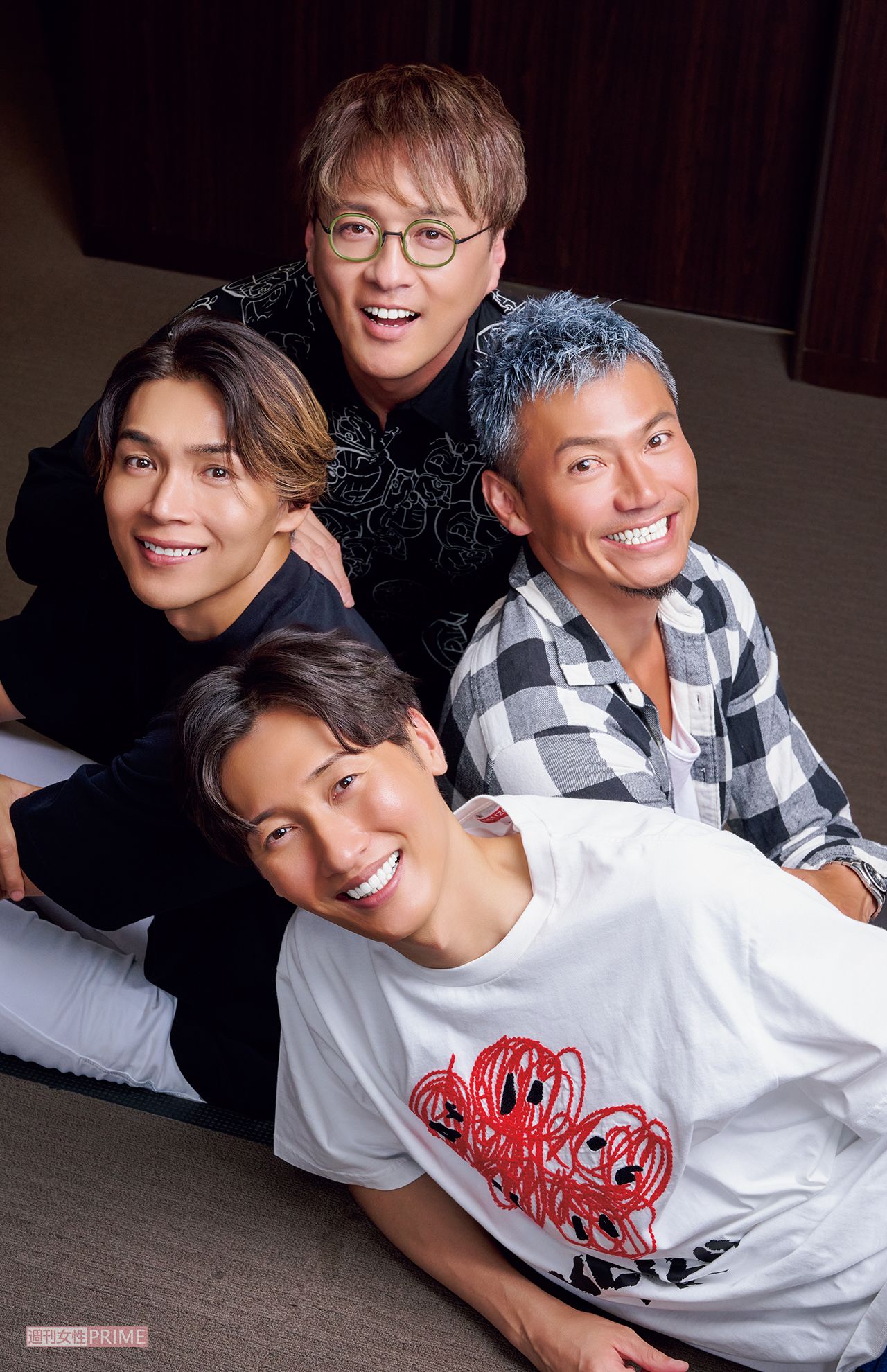 純烈メンバーの酒井一圭（49）岩永洋昭（44）白川裕二郎（47）後上翔太（37）撮影／渡邉智裕