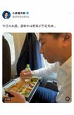 選挙期間中でも新幹線のグリーン車でデパ地下弁当を食べる、ブレない小泉進次郎氏(写真は本人公式Xより)
