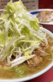 「現段階で'24年に食べた二郎で一番美味しかった」という3月21日の『ラーメン二郎桜台駅前店』。ちなみにメニューは『小ラーメン+生たまご+ネギ×2』、コールは『アブラ』(直系二郎大好きマン氏撮影)