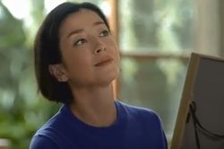 9月4日から始まった『ポッキー』のCMが流れると、ほくろのことが話題に（CMより）