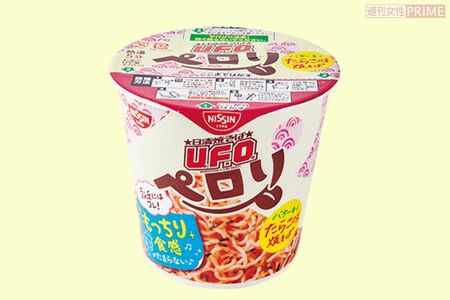 日清焼そばU.F.O.ペロリバター香るたらこ味焼そば　撮影／山田智絵　※画像をクリックするとAmazonの商品ページにジャンプします。