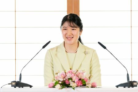 '22年3月に行われた愛子さまの成年会見は“完璧”と称された（宮内庁提供）