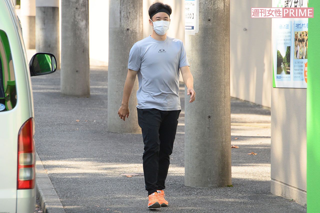 引退発表から数日後、2軍施設内を歩く斎藤佑樹の足取りは心なしか軽やかに見えた④