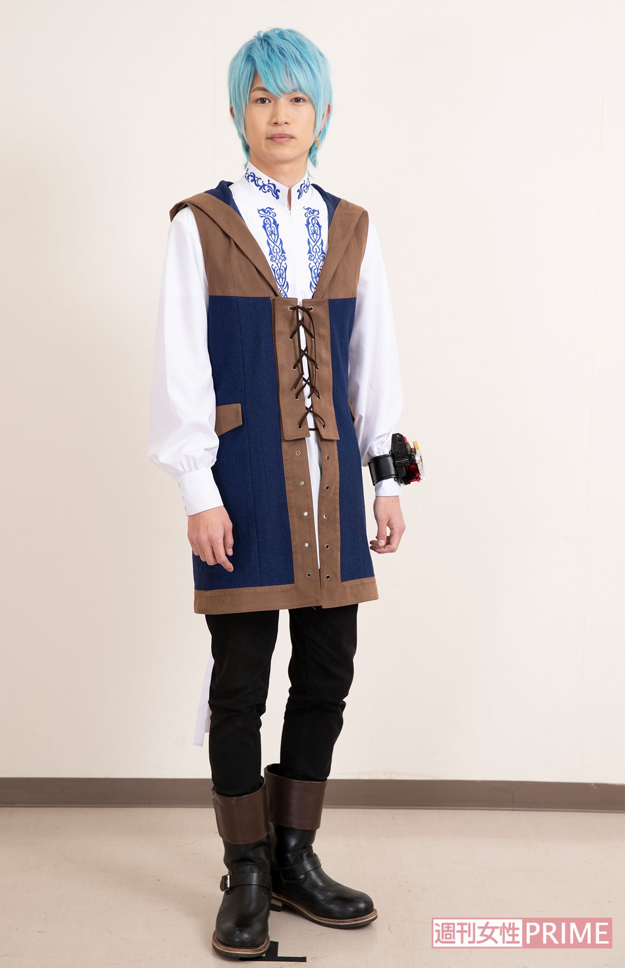 リュウソウブルー／メルト役　綱 啓永