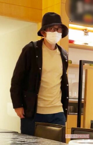 2021年11月中旬の夕方ごろ、妻の夏目と三久デートをしていた有吉弘行