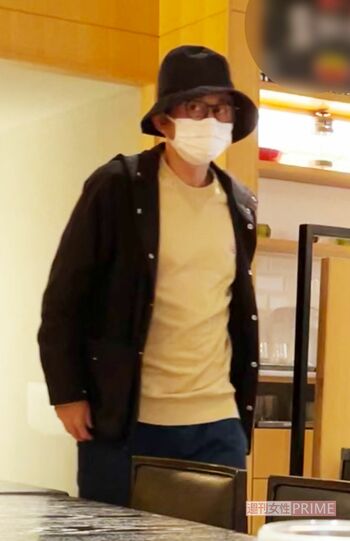 2021年11月中旬の夕方ごろ、妻の夏目三久デートをしていた有吉弘行