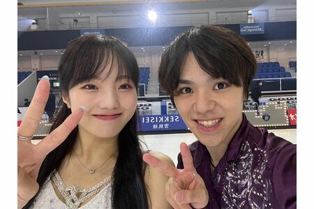 宇野昌磨の公式インスタグラムに投稿された本田真凜とのツーショット