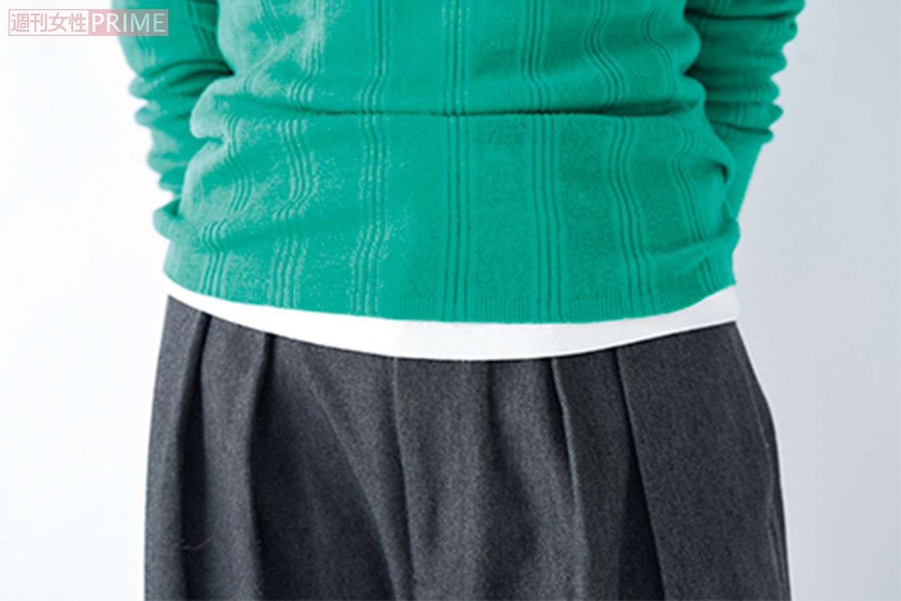 POINT3「裾の出し幅は1～1.5cm前後がベスト。幅はあえて均一にせず、ランダムに見せると、こなれた印象に」