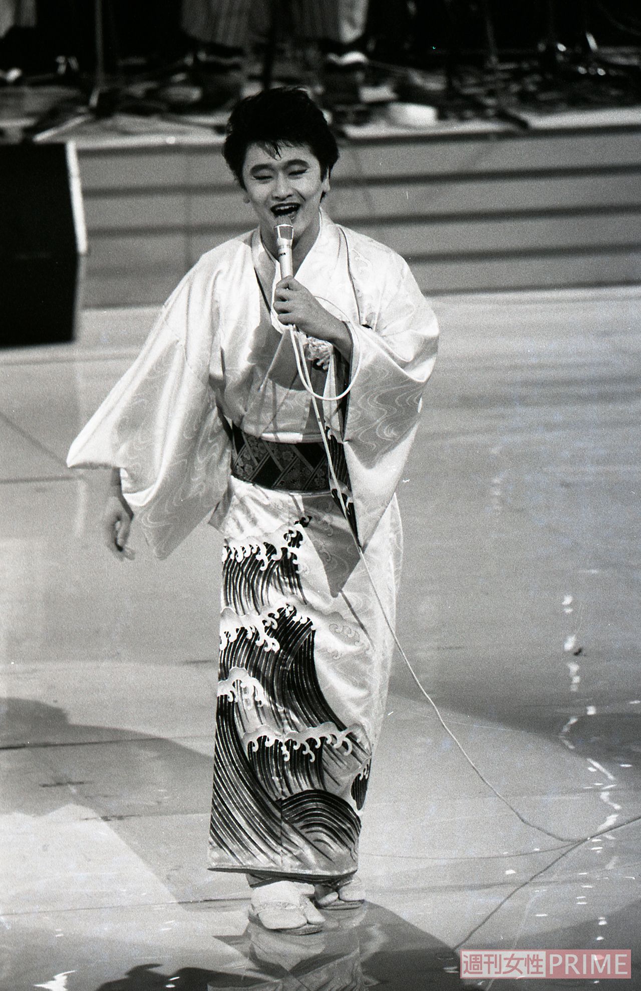 '82年『紅白』では三波春夫さんのまねをするパフォーマンスで『チャコの海岸物語』を。