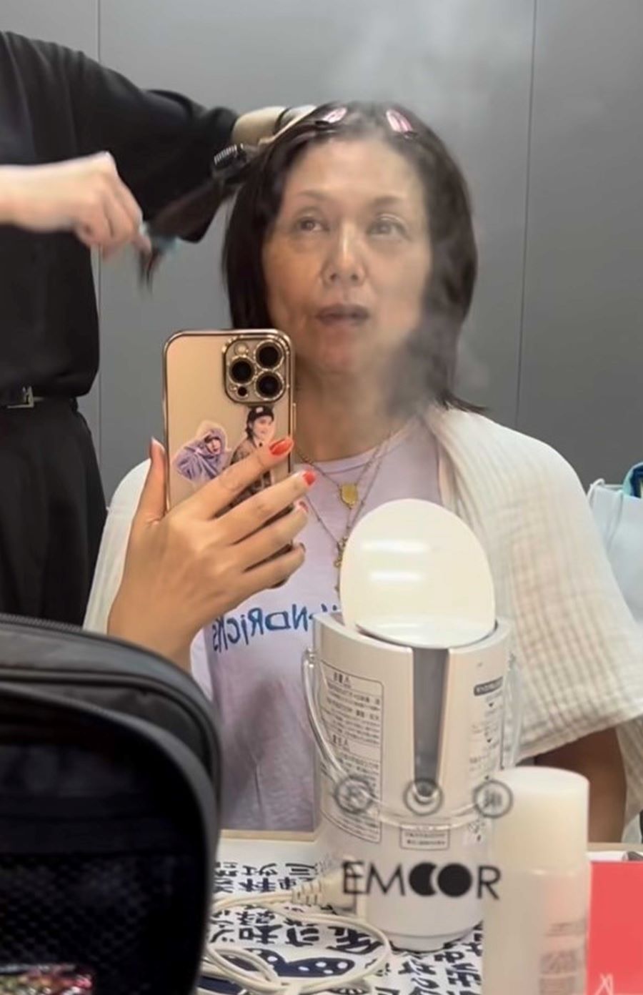 すっぴんをストーリーズで公開した小泉今日子（『株式会社明後日』の公式インスタグラムより）