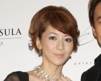 美白の女王・君島十和子、プライベートはサンバイザー姿