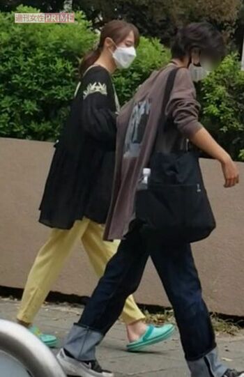 ロケ地となった都内屈指の広さを誇る公園にスタッフとともに向かう広瀬アリス