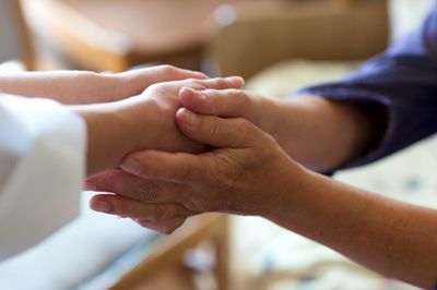 ＜AID＞精子提供で生まれた60代女性、31歳まで明かされず「嘘の中で、大きな不信感」