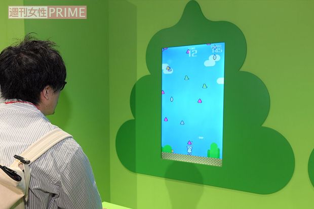 理不尽すぎる!?　“クソゲー（ム）”コーナーに没頭　撮影／渡邉智裕