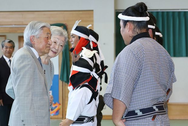 地元小学校で与那国島伝統の“棒踊り”を鑑賞されたあとに“予定外”のお声がけを