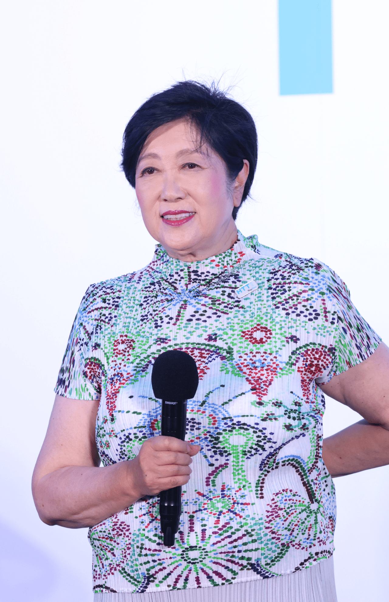 「東京クールビズ」を提唱する小池百合子東京都知事