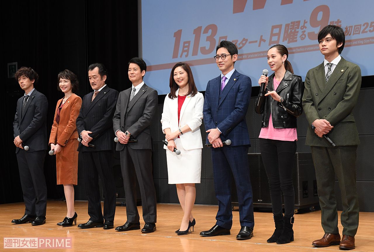 『グッドワイフ』の舞台挨拶では常盤貴子（中央）や唐沢寿明（中央左）など、豪華出演者たちが顔をそろえた