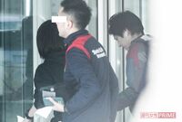 二宮和也、初の外科医演じるドラマ『ブラックペアン』ロケで見せた硬い表情