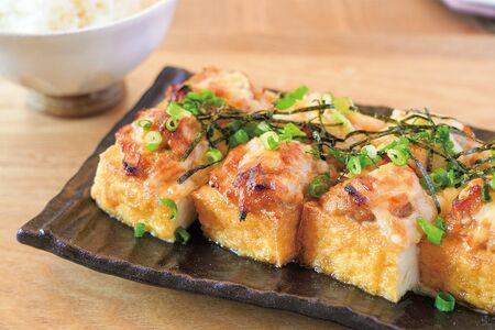ツナと厚揚げのみそチーズ焼き