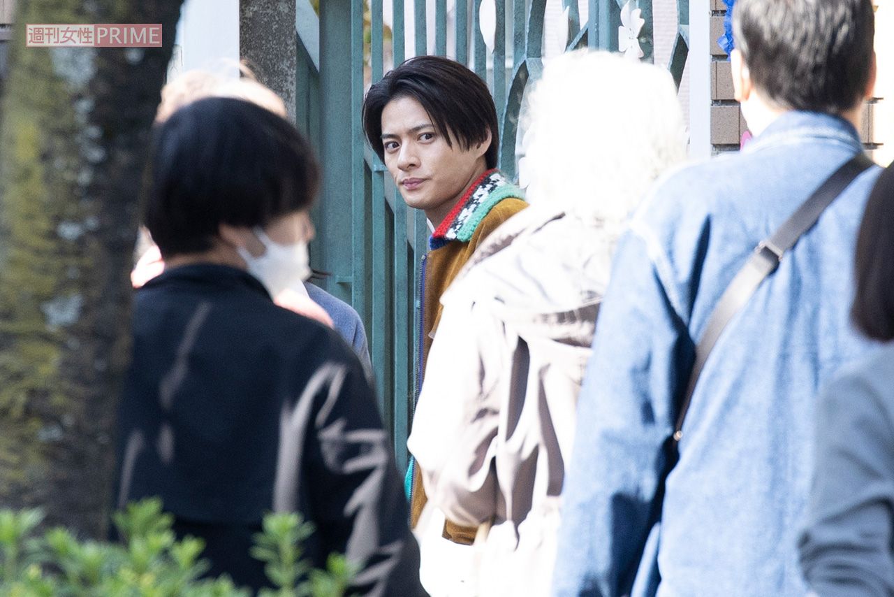 平野紫耀（2022年11月、『クロサギ』ロケ）