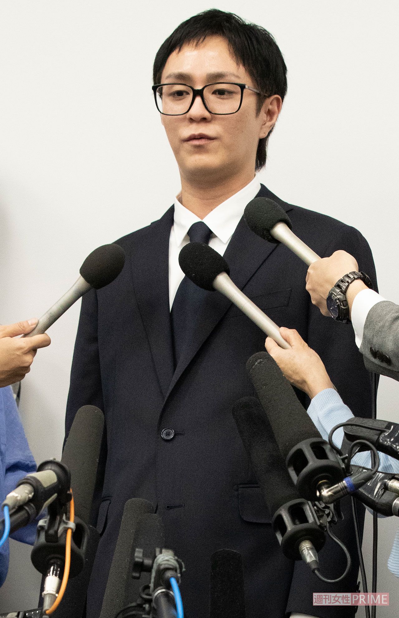'19年4月、女性を暴行したとして謝罪会見を開いたAAAの浦田直也