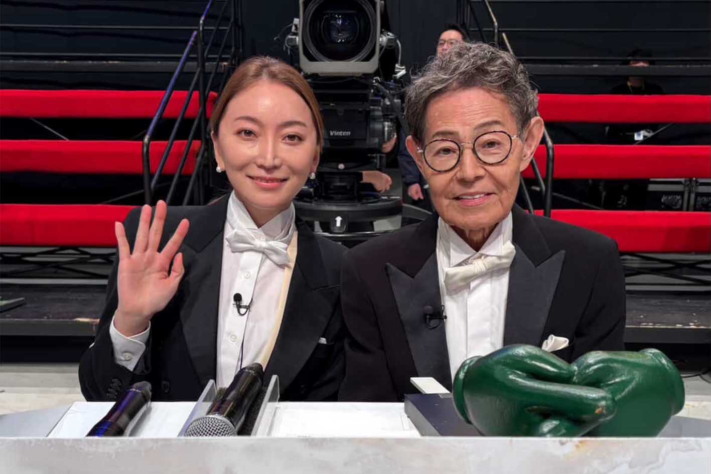 夫婦で初となる舞台の練習中。頑張ります!　写真提供／加藤綾菜