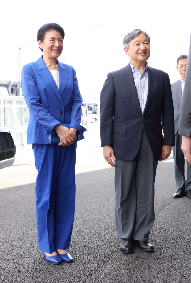 雅子さまのパンツスタイル