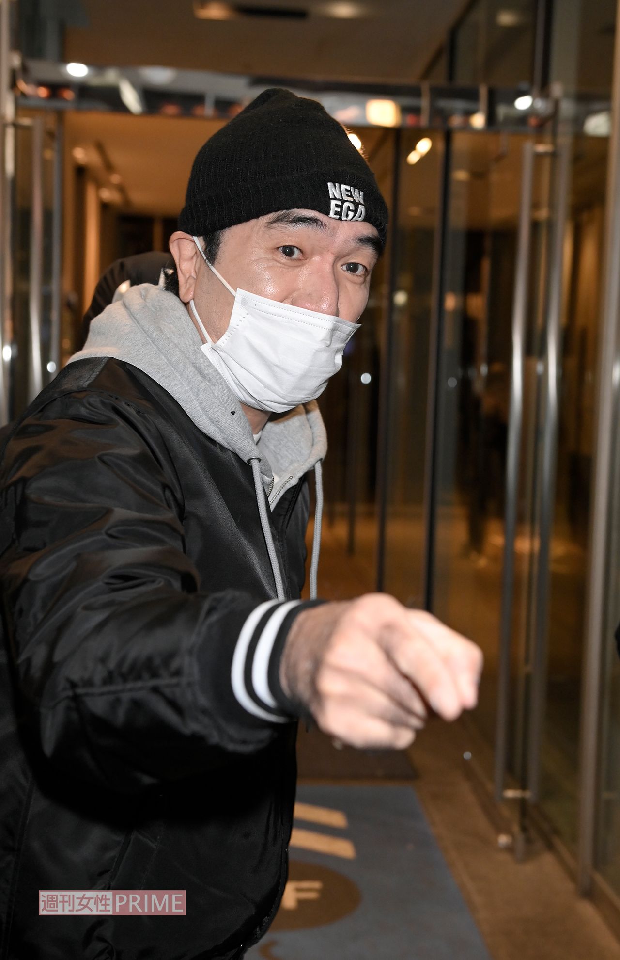 『牛宮城』オープン初日に撮影クルーを連れてやってきた江頭2:50