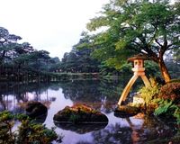 北陸新幹線開業で賑わう金沢、狙うは“ポスト京都”の座