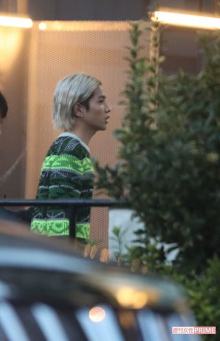 『極主夫道』の撮影を行う金髪姿の志尊淳