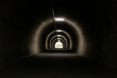 【学校の怪談2021】「口裂け女」「トイレの花子さん」世代を超えて語り継がれる理由