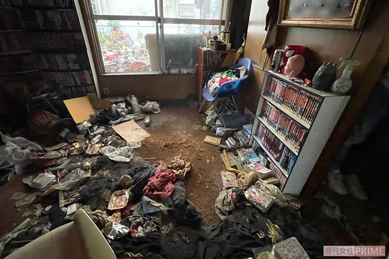 白骨化した遺体が発見された場所に盛られていたという、人形の“ナゾの土”