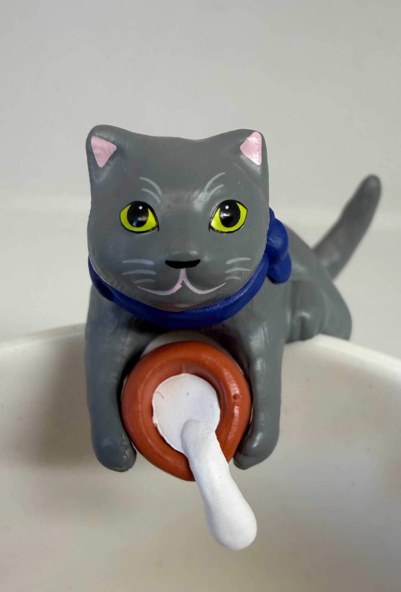 ワッキー貝山イチ推しの「勝手に牛乳を注ぐ猫」