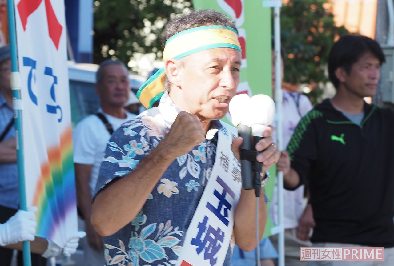 玉城デニー氏
