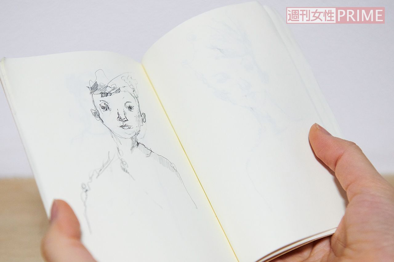 ＜30歳前後、男性、彫刻家(1)＞納得のいく形を探っているのか、メモ帳には同じモチーフが繰り返し描かれている。