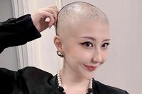 人生初の健診で子宮体がんが判明「子宮を取ったらラクになる」「髪が抜ける前に金髪」“鬼メンタル”女優の…