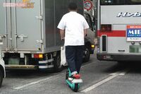 交通事故・飲酒運転相次ぐ電動キックボードに「DQNの乗り物」、若者に人気のはずが「シンプルにダサい」SNS…