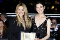 映画『急に具合が悪くなる』で日本人初の「カンヌ最優秀女優賞」受賞、岡本多緒が母校講演会で語った〈身長…