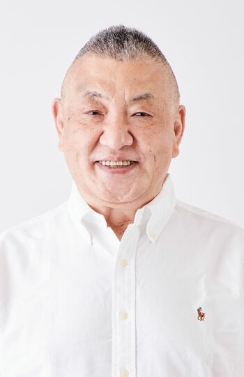 清水ろっかんさん●しみず・ろっかん　骨格矯正士。「体幹整体サロン　ろっかん塾」主宰。30年以上にわたり、他に類を見ない独特の骨格矯正による美容メニューを次々に開発。その高い技術力が芸能関係者に口コミで広まり、多くのメディアに取り上げられる。著書多数。