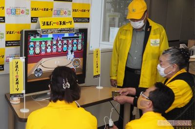 毎月1回開催されているシルバーeスポーツの模様