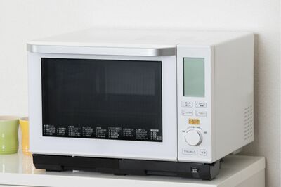 【知って楽しい雑学】気づいた時には汚れてしまっている電子レンジ、中を簡単に掃除する方法は?冷蔵庫にあ…