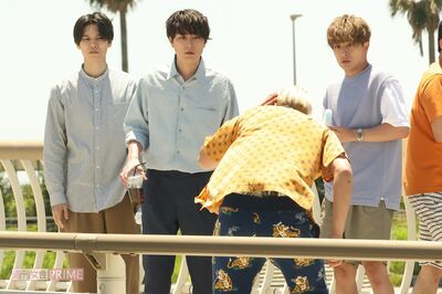 幼なじみと突然キス、「好き」を連呼、森七菜主演の月9ドラマ『真夏のシンデレラ』が「1周回って若者に刺さ…