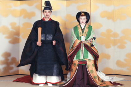 「結婚の儀」に臨んだ秋篠宮さまは束帯、紀子さまは十二単におすべらかしの装い（写真／宮内庁）