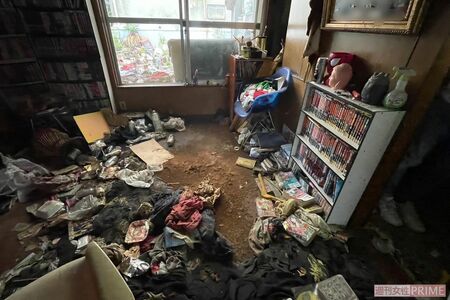 白骨化した遺体が発見された場所に盛られていたという、人形の“ナゾの土”