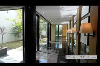 ヒカキンが住む20億円の新居のエントランスホール（本人のYouTubeチャンネルより）